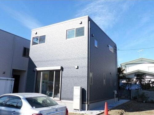 建物外観　外観タイル張りです