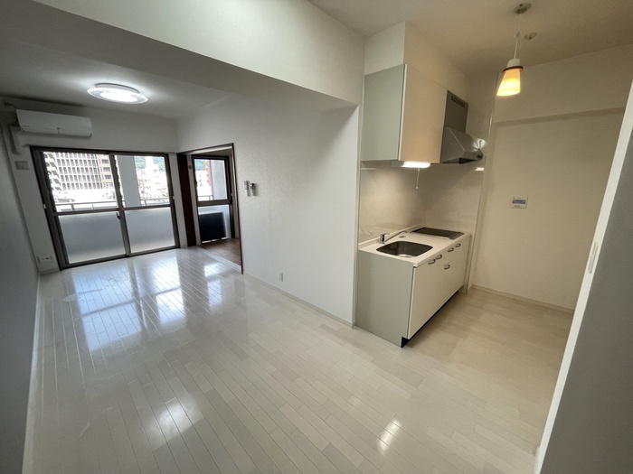 居室・リビング　※他室写真～現況優先