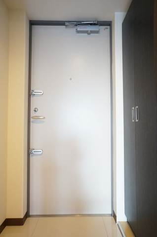 玄関　※別部屋の参考写真となります※現況優先※