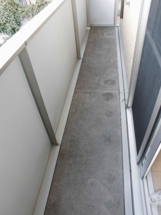 バルコニー　201 バルコニー