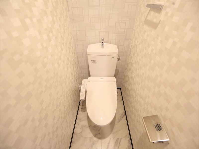 トイレ　温水洗浄暖房便座付トイレ
