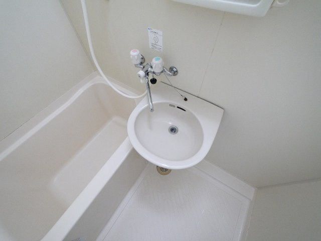 バス・シャワールーム　嬉しいお風呂・トイレ別々のお部屋です。