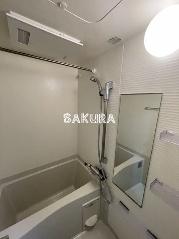 バス・シャワールーム　雨の日でも安心の浴室乾燥機付きです♪