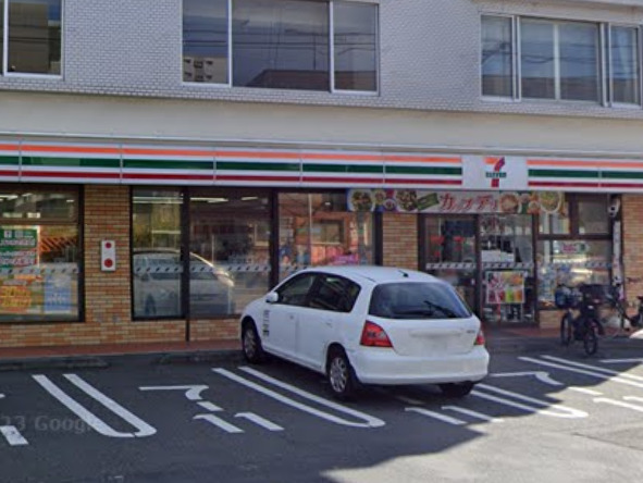 コンビニ　セブンイレブン（コンビニ）まで959m