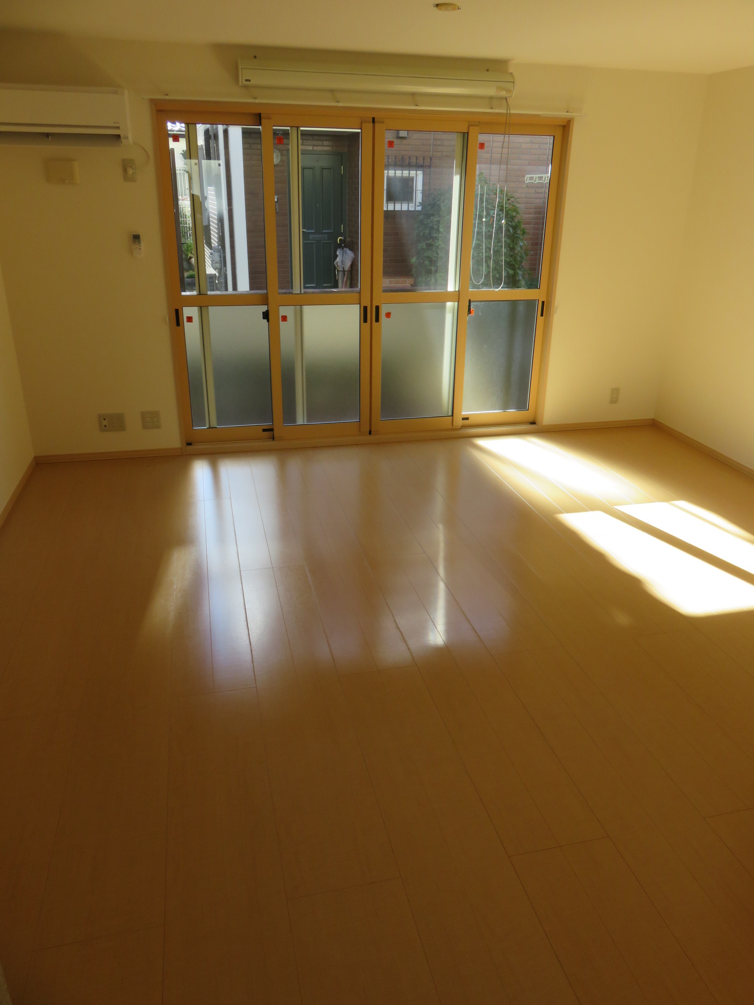 居室・リビング　別部屋参考写真