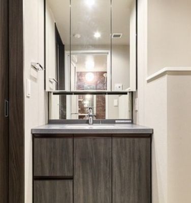 洗面設備　朝の身支度には欠かせない独立洗面化粧台