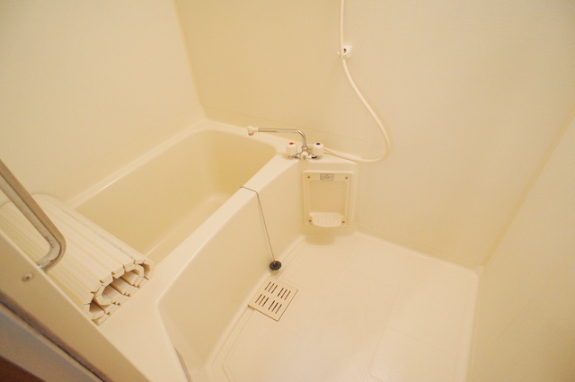 バス・シャワールーム　シンプルだけど落ち着く雰囲気のバスルームは魅力ですね★