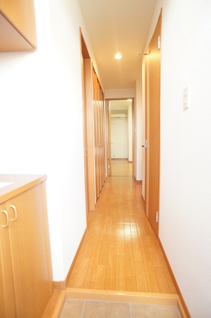 玄関　玄関にはシューズボックス付きです