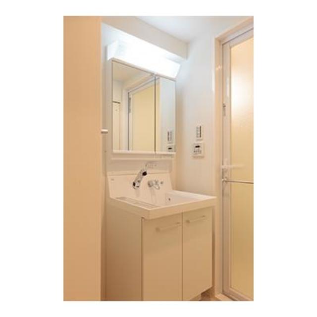 洗面設備　※写真は同タイプ住戸です。