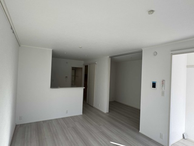 居室・リビング　こちらの居間で趣味の時間をお楽しみください