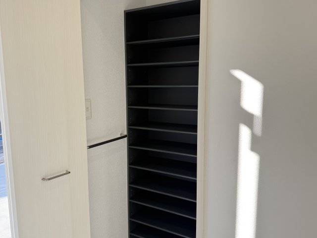 収納　シューズボックス