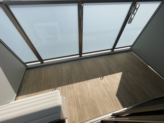 バルコニー　モデル写真