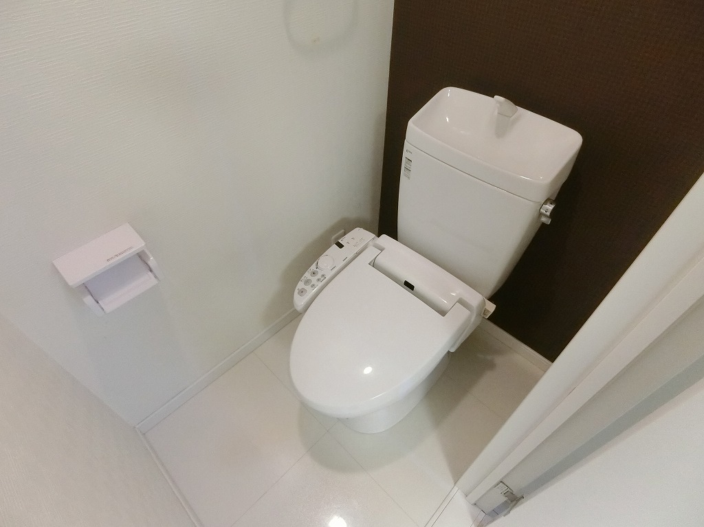 トイレ　ウォシュレット完備