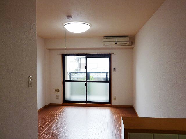 居室・リビング　同型タイプです。