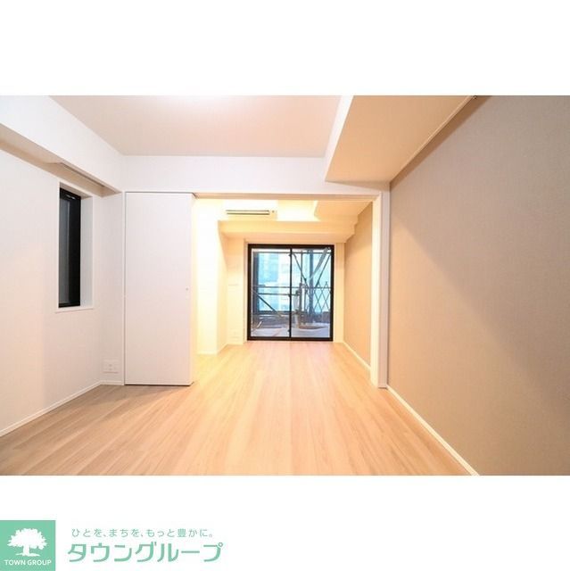 居室・リビング　写真は201号室の写真になります。