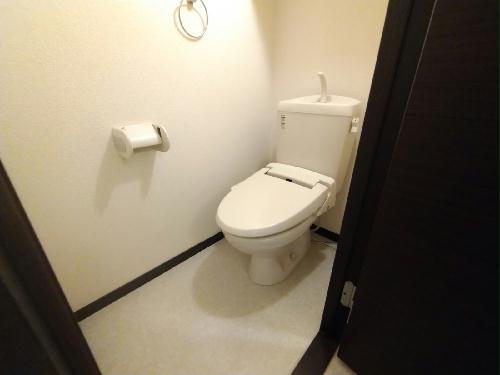 トイレ　温水便座標準設置♪