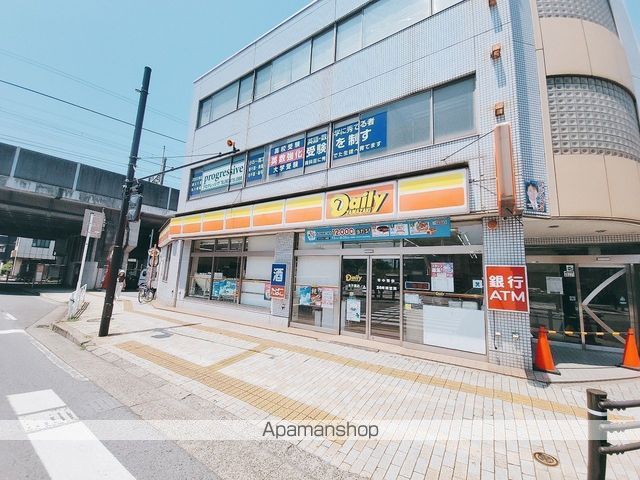 コンビニ　デイリーヤマザキ（コンビニ）まで121m