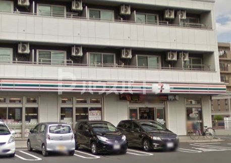コンビニ　セブンレイブン京成大久保駅南店（コンビニ）まで270m