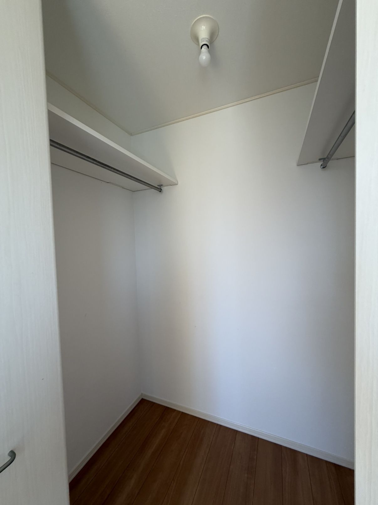 収納　ウォークインクローゼットなので収納豊富です☆