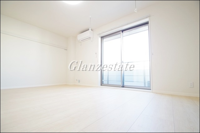 居室・リビング　☆9.9帖の洋室☆