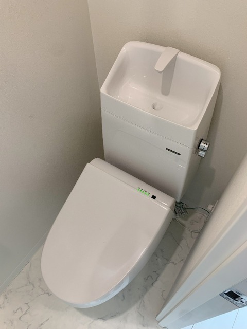 トイレ　温水洗浄便座