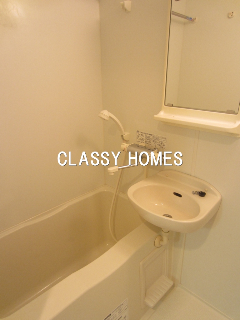 バス・シャワールーム　2007年竣工　ガーラ大井町ゼームス坂上：バス