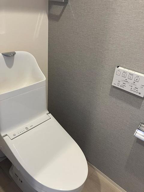 トイレ　温水洗浄便座