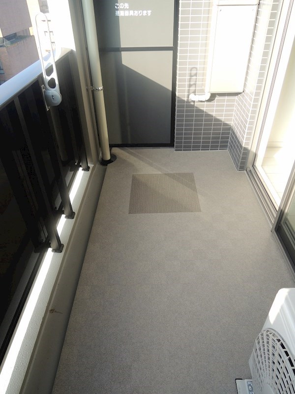 バルコニー　※別号室の参考写真です。