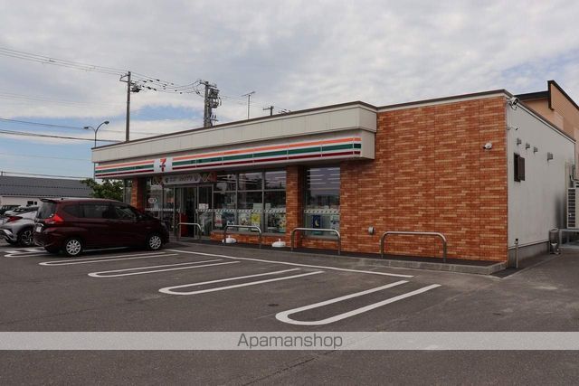 コンビニ　セブンイレブン（コンビニ）まで429m