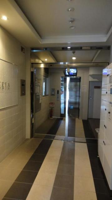 エントランス　現状優先。