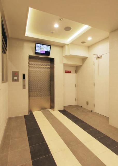 ロビー　現状優先