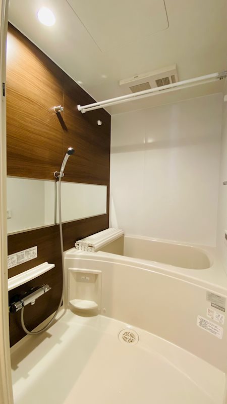 バス・シャワールーム　追い焚き付きのバスルーム