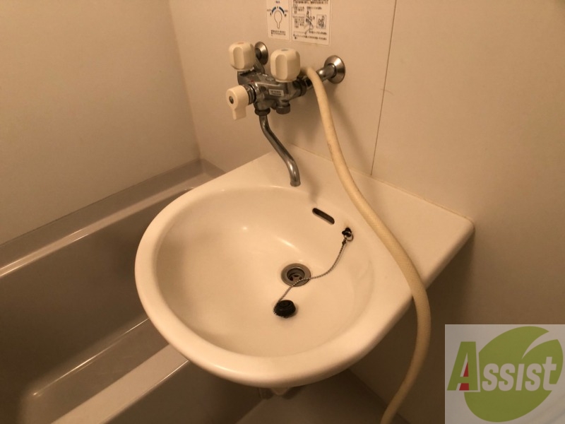 洗面設備　洗面台。身支度にはかかせないですよね～。