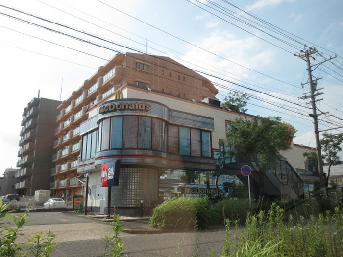 飲食店　マクドナルド（飲食店）まで736m