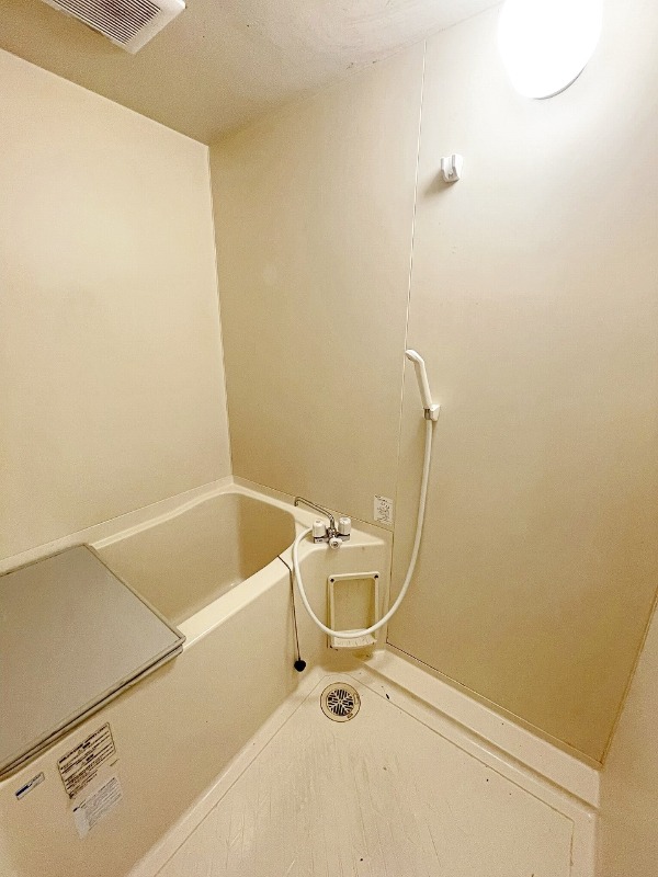 バス・シャワールーム　同タイプ・別部屋の写真となります