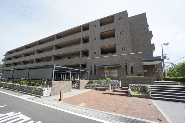 建物外観　オンライン内覧実施中