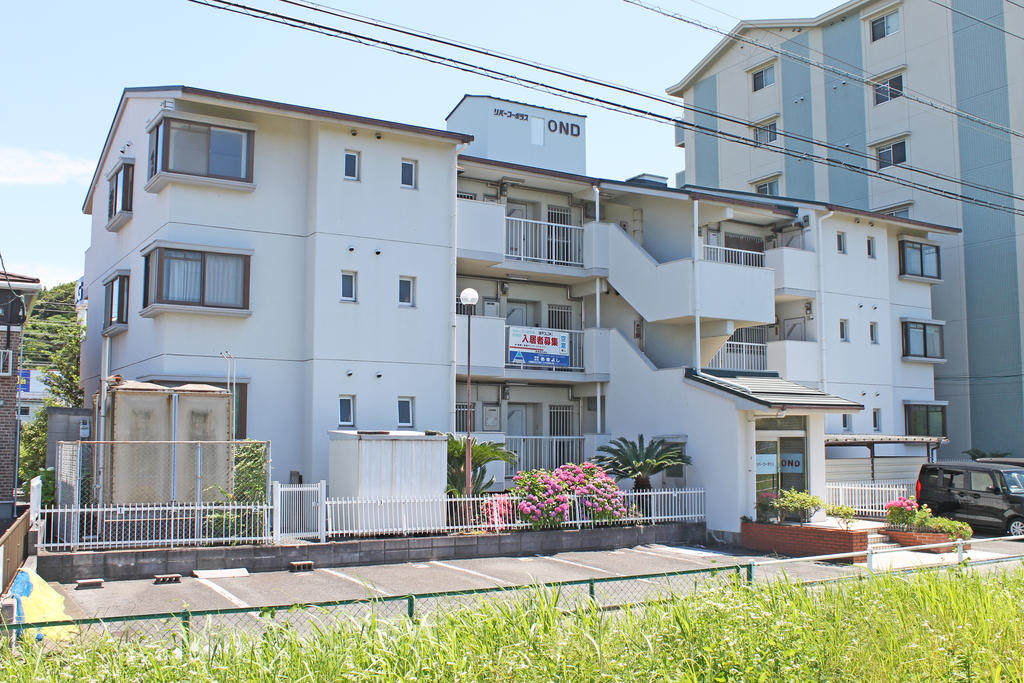 建物外観　Ｐ　敷地内1台付無料♪