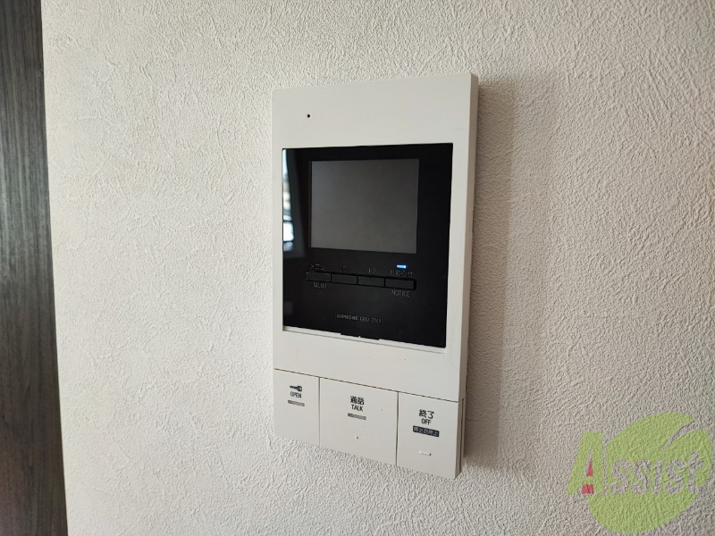 セキュリティ　ＴＶモニター付インターホンです。来客者の顔が見えるので安心！