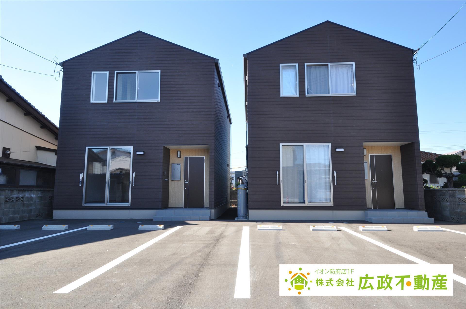 建物外観　右：Ａ棟、左：Ｂ棟