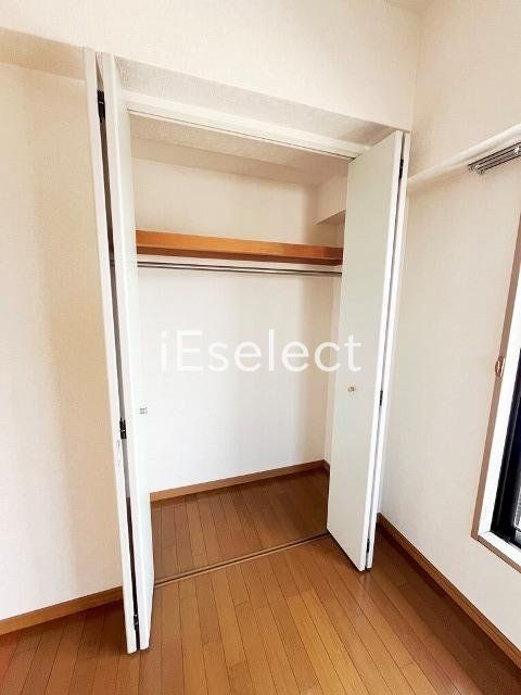 収納　長いコートもかけられるクローゼット