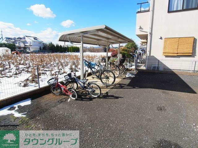 その他共有部分　屋根付きの駐輪場・・・あります！