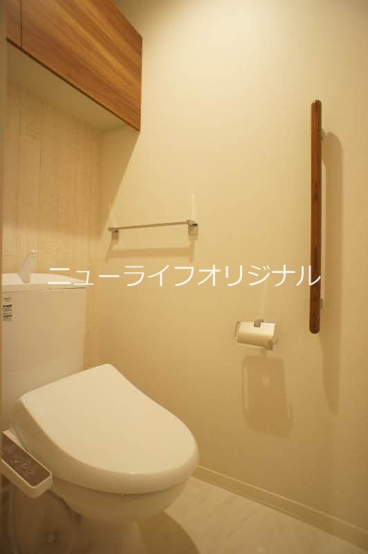 トイレ　あると嬉しい温水洗浄便座付き♪