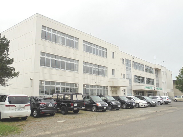小学校　江別市立中央小学校（小学校）まで1133m