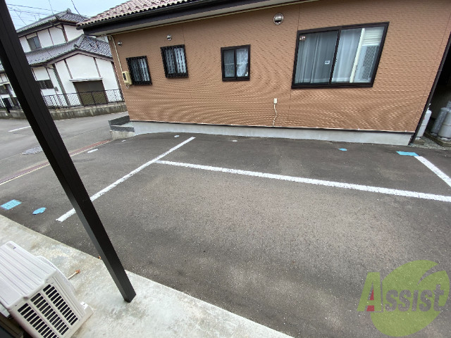 バルコニー　広いバルコニーです。洗濯物が干しやすいですね。