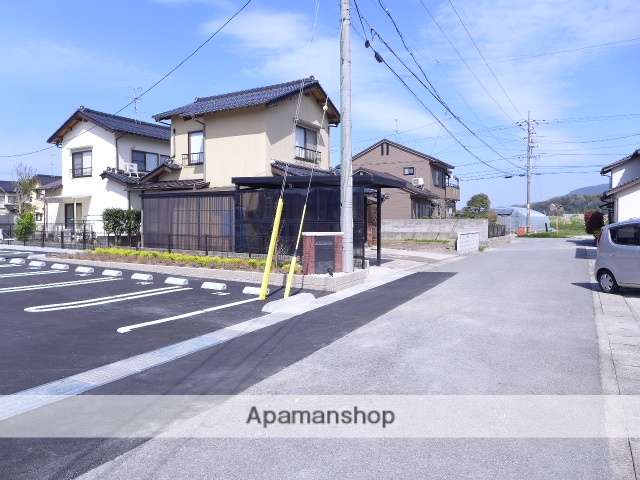 その他　前面道路（その他）まで0m