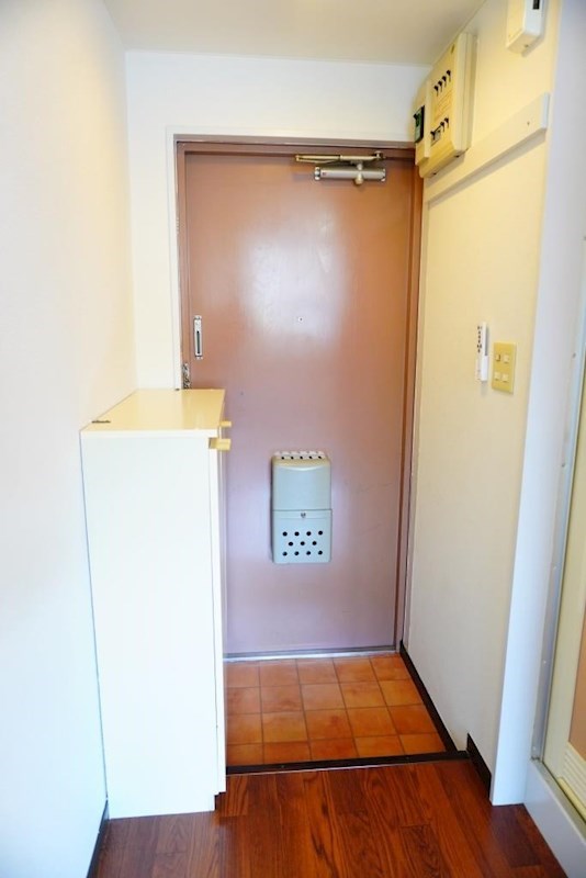 玄関　玄関収納あり