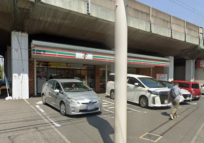 コンビニ　セブンイレブン 船橋本中山2丁目店（コンビニ）まで372m