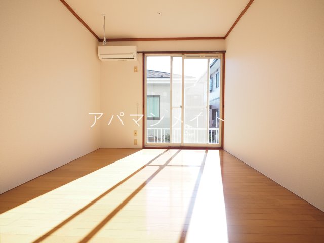 居室・リビング　日当たり良好です