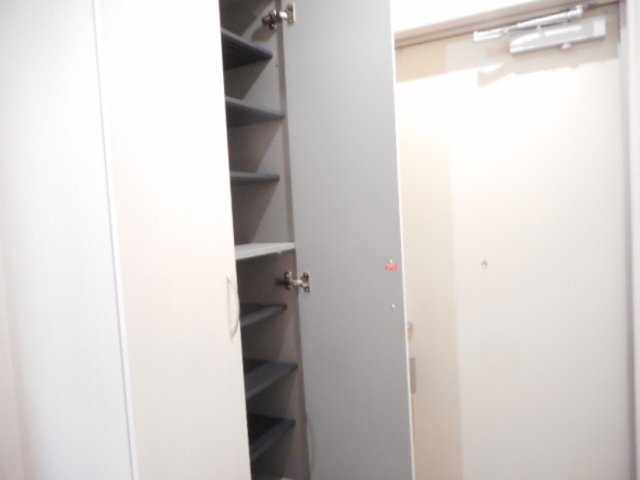 玄関　参考写真（同建物別部屋）