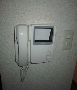 セキュリティ　同建物の別部屋の写真です。